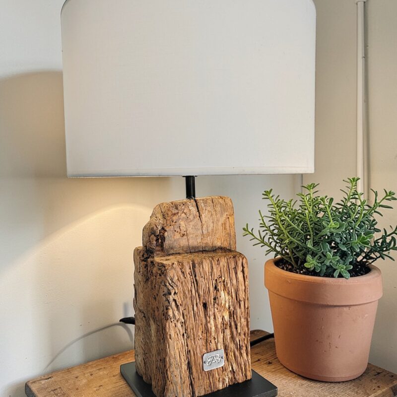 lampe en bois massif et métal (série limitée) tuya brut 10 cm blanc